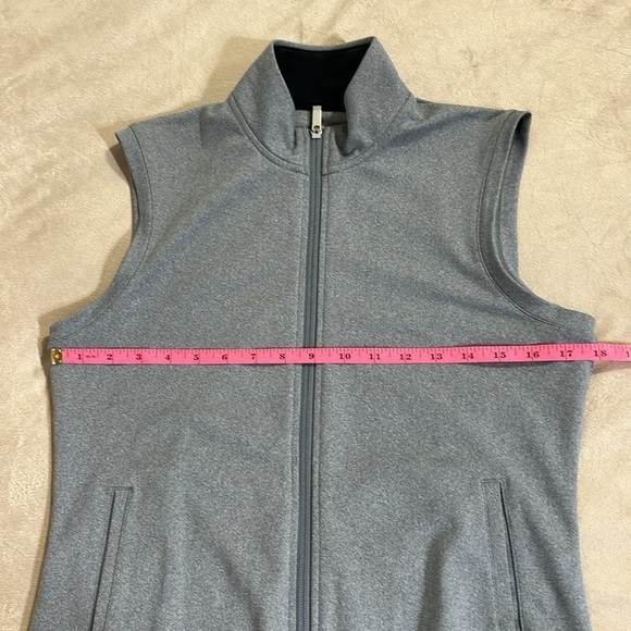 Adidas Womens Golf Vest Gray Sleeveless Zip Jacket Athleisure Sportswear Size S - Picture 3 of 8